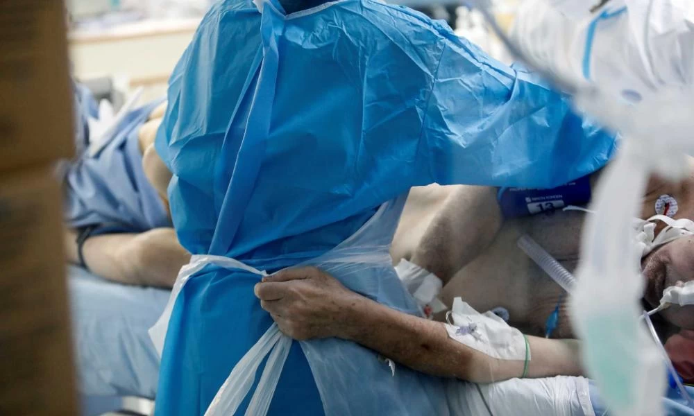 Λάρισα: Στο "κόκκινο" οι ΜΕΘ στα νοσοκομεία - Σε απόγνωση οι γιατροί